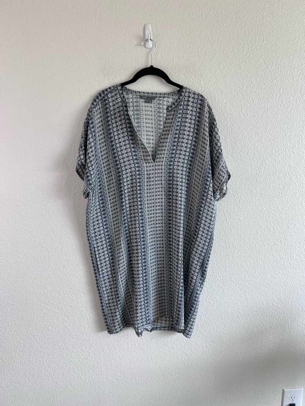Vince Women's Silk Geometric Print V-Neck Tunic Shift Dress